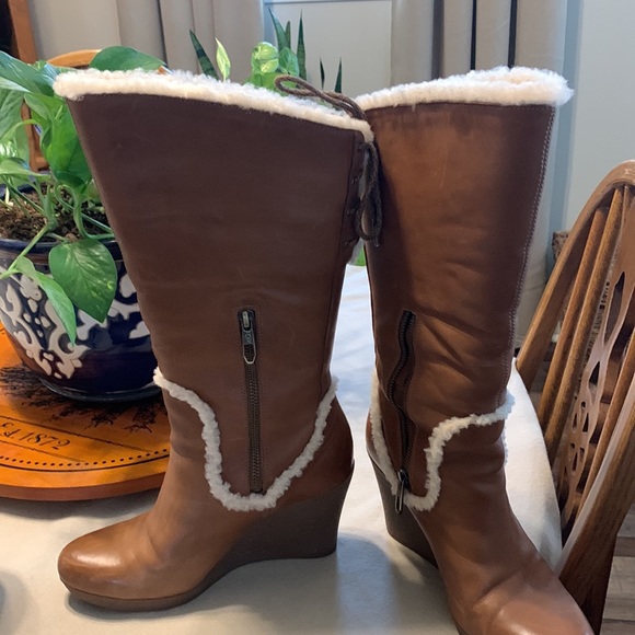 UGG leather fleece lined boots size 9 - Picture 3 of 9